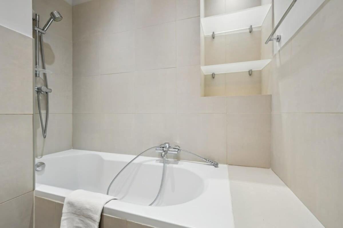 1Br Champs-Elysees - Cityapartmentstay ปารีส ภายนอก รูปภาพ